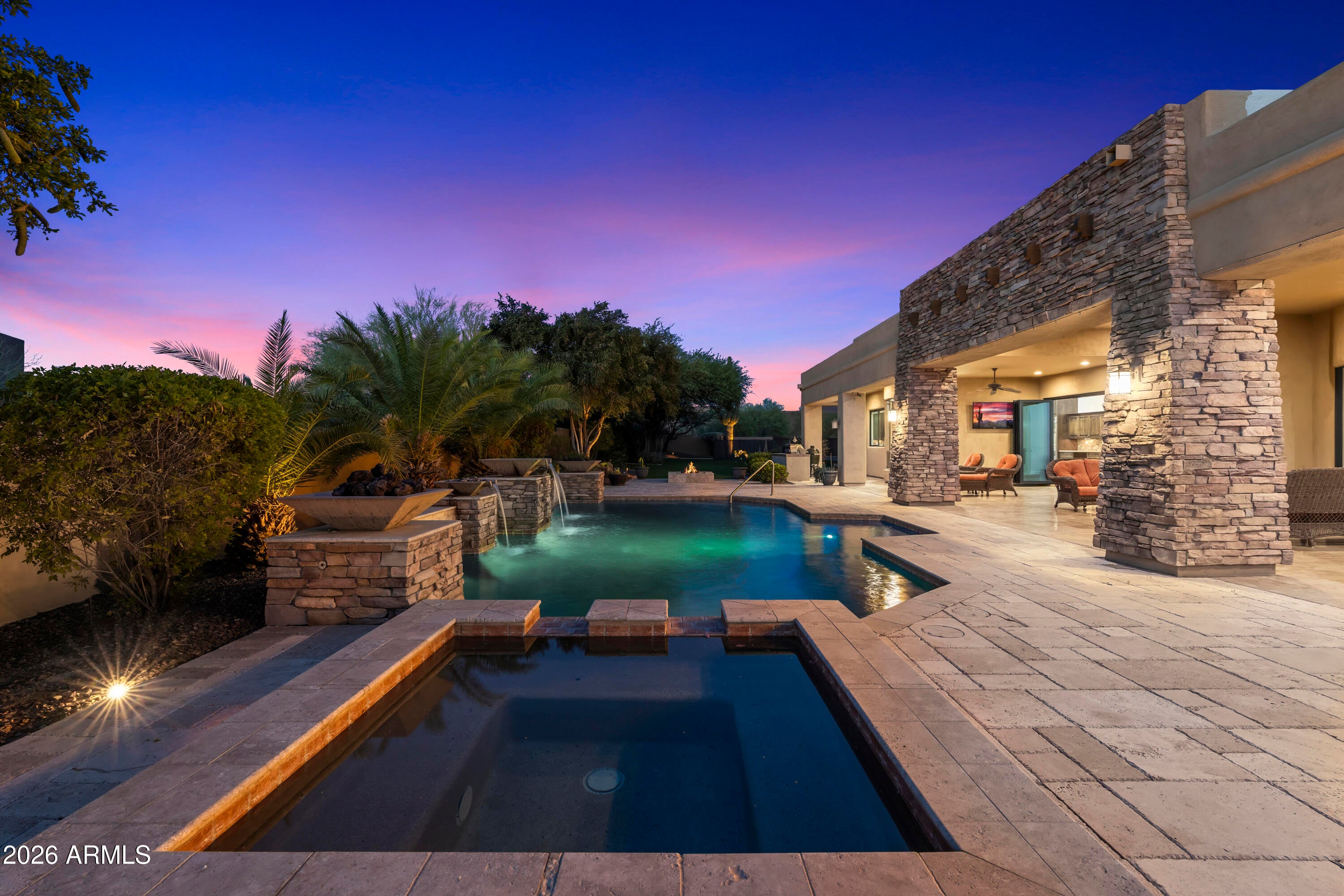 PINNACLE PARADISE - Residential