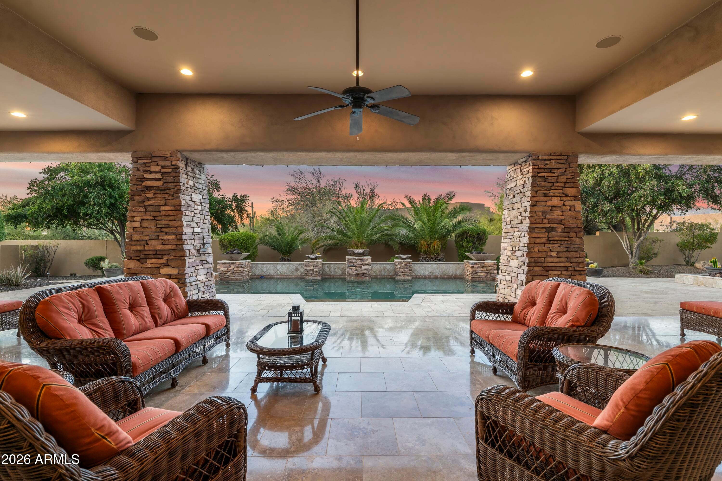 PINNACLE PARADISE - Residential