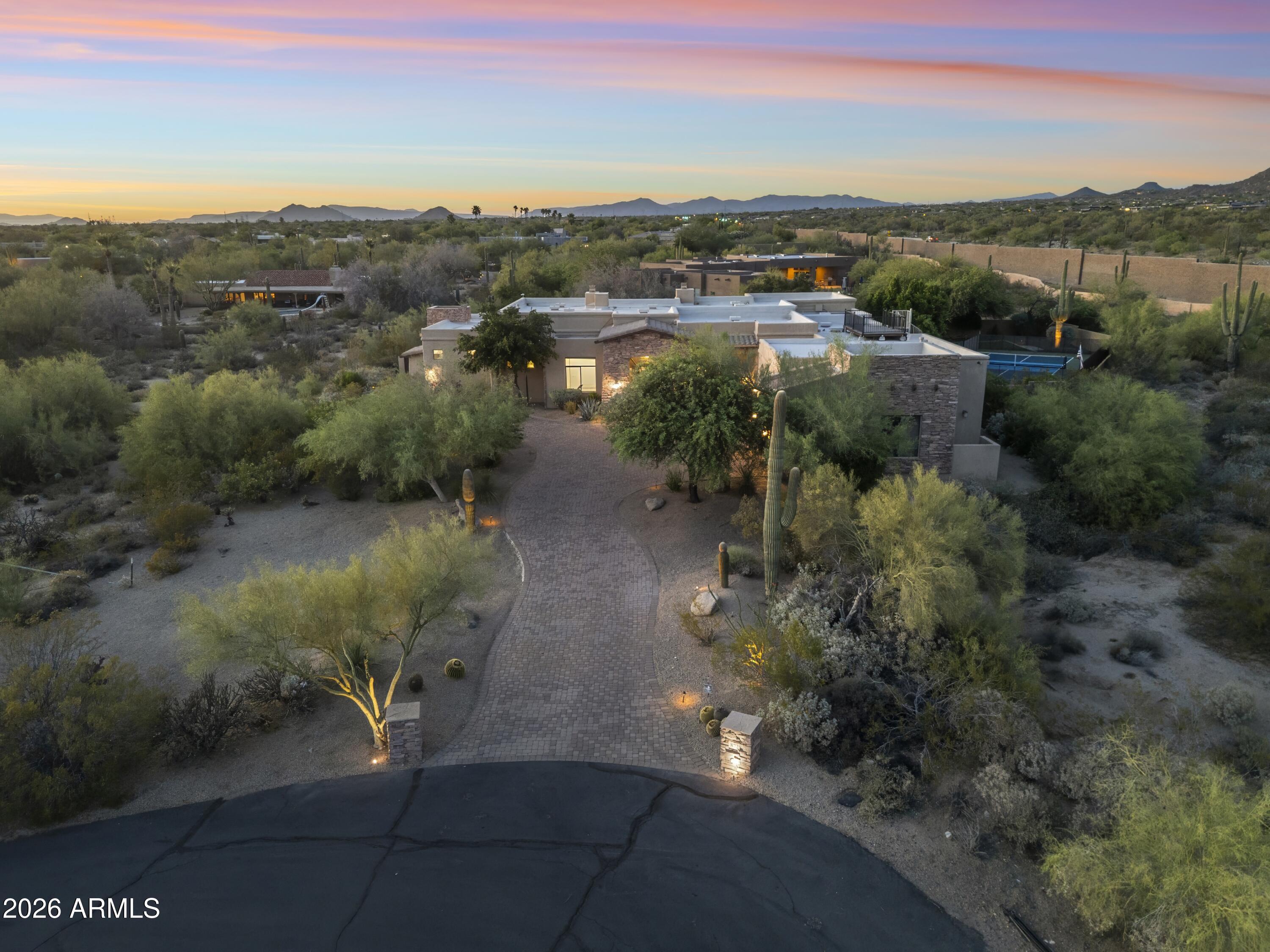 8728 E CAMINO DEL MONTE --