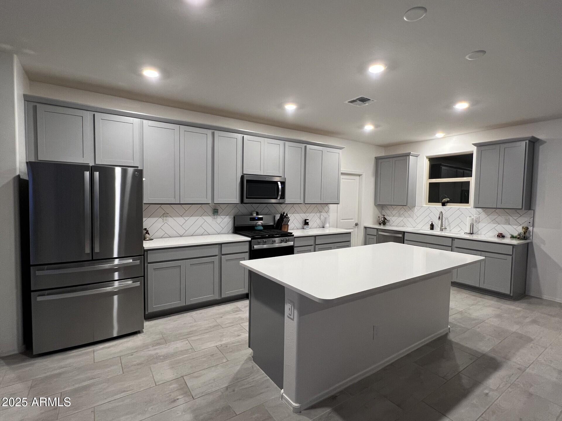 17160 W RUNNING DEER Trail