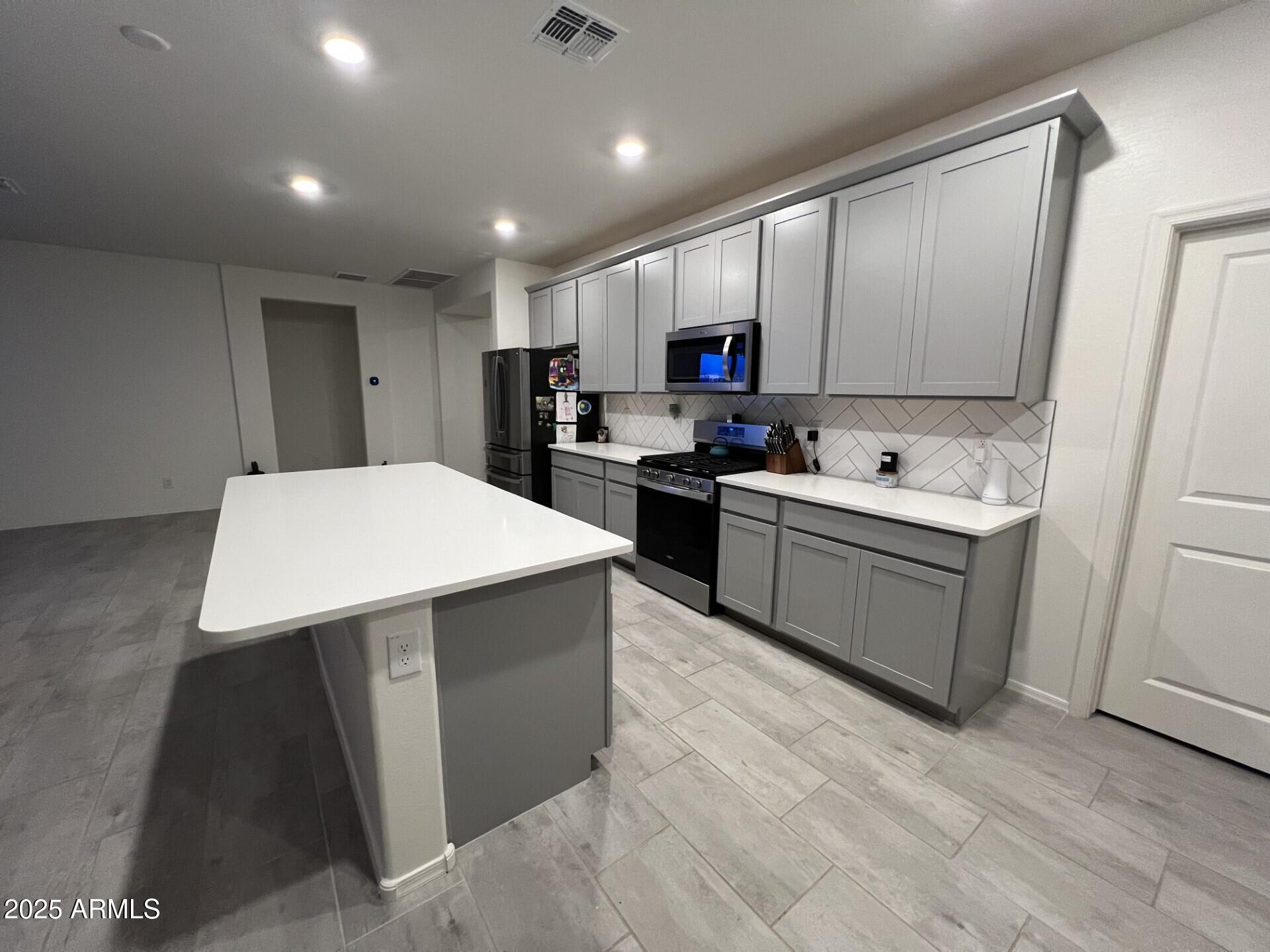 17160 W RUNNING DEER Trail