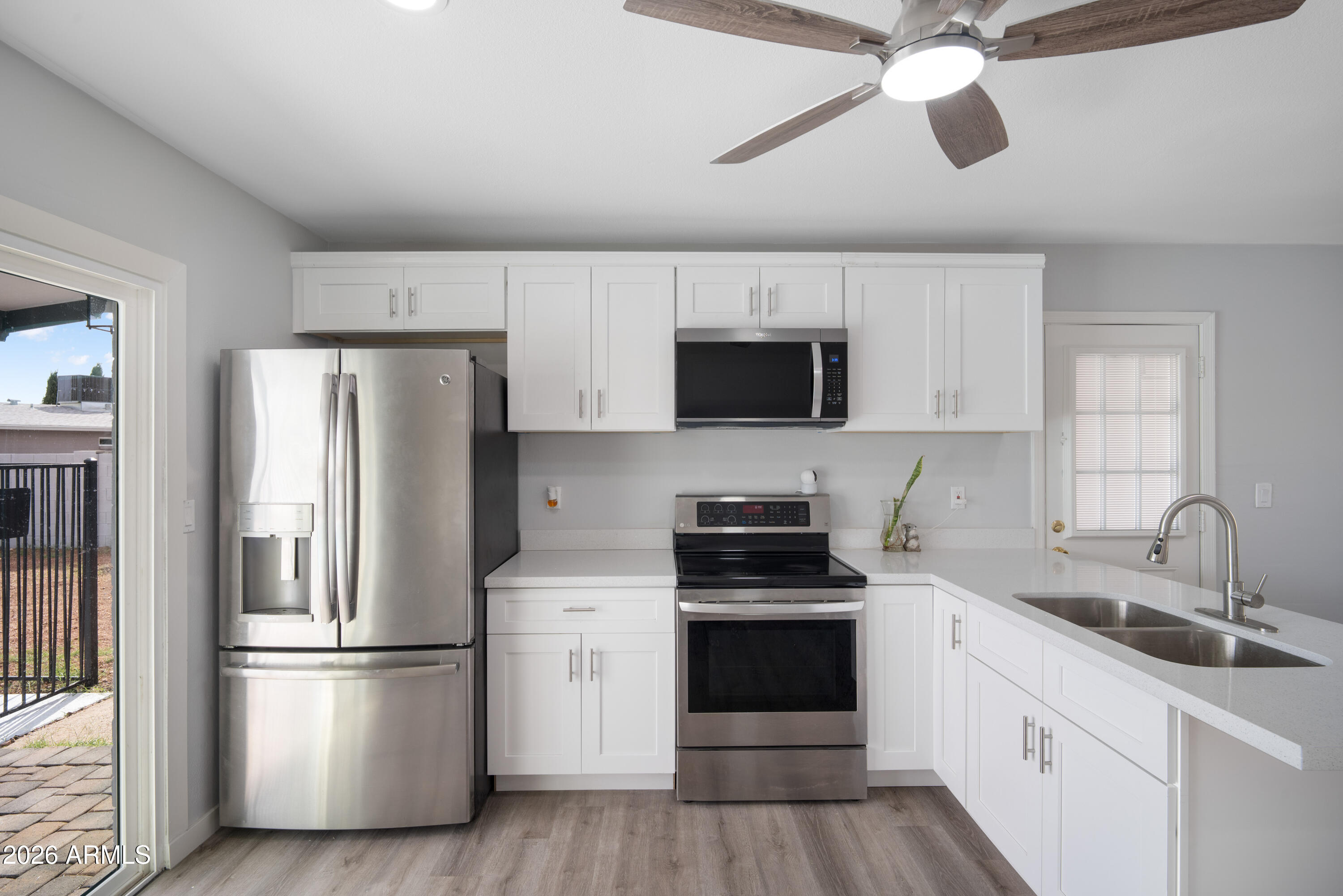 3047 W GREENWAY Road