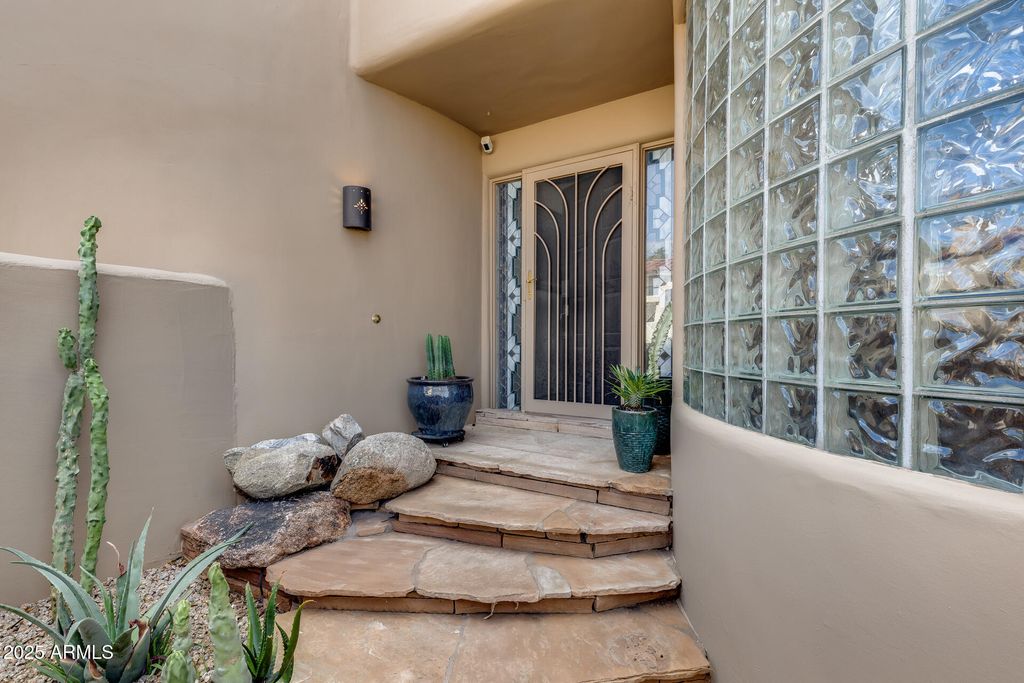 Photo of 2119 E Northview Avenue, Phoenix, AZ 85020 (MLS # 6934333)