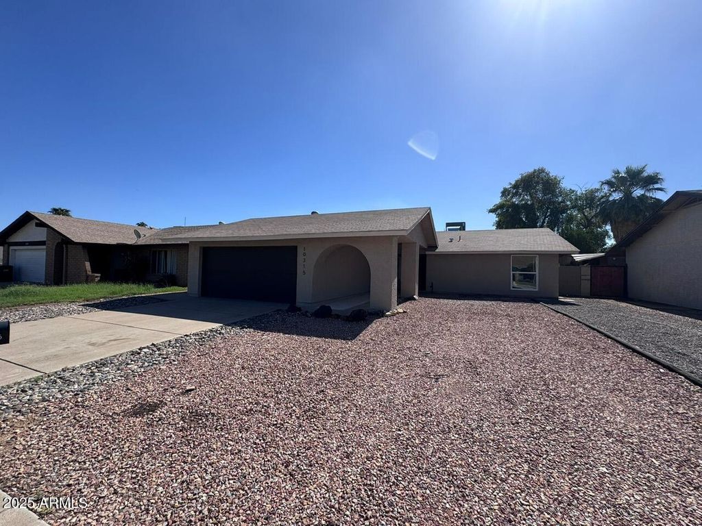 Photo of 10315 W Hazelwood Avenue, Phoenix, AZ 85037 (MLS # 6933944)