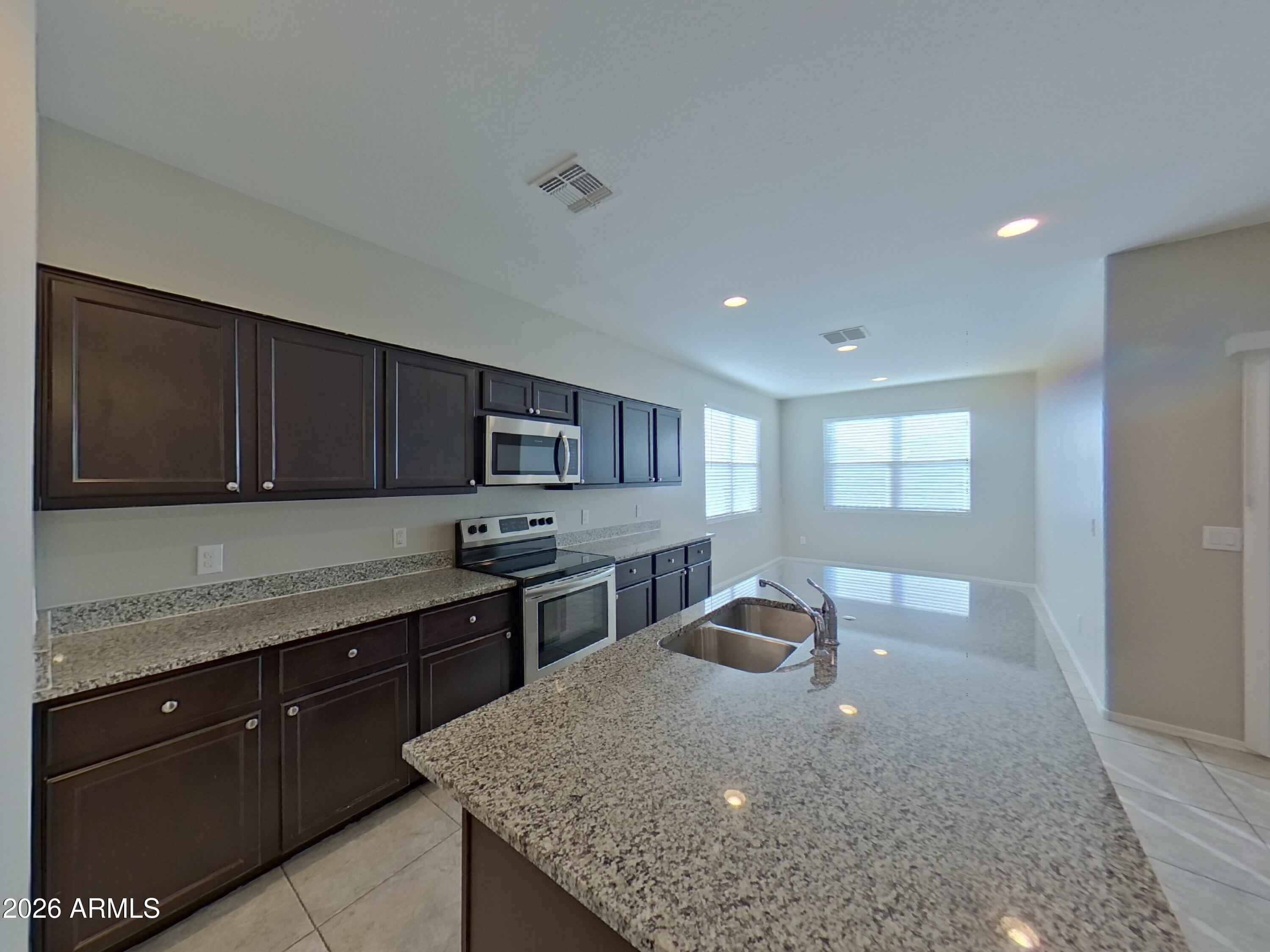 37685 W AMALFI Avenue