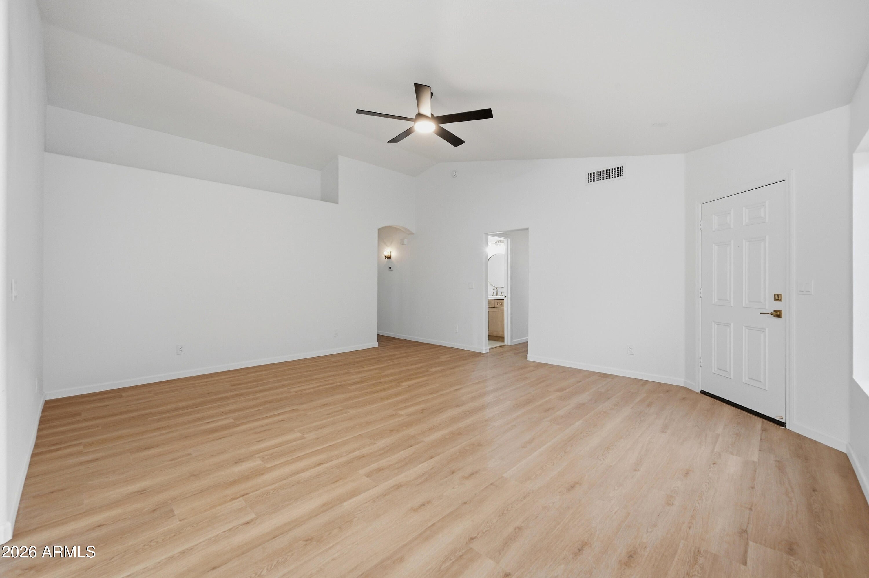 1820 E COUNTRYWALK Lane