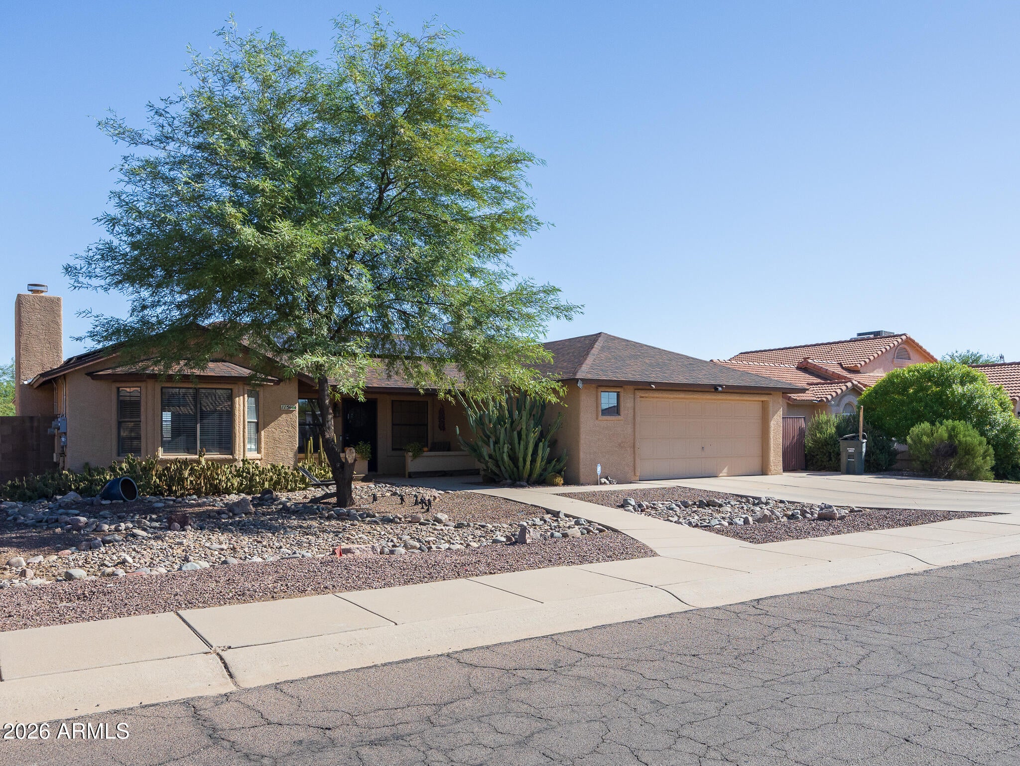 1156 E SUNSET Drive