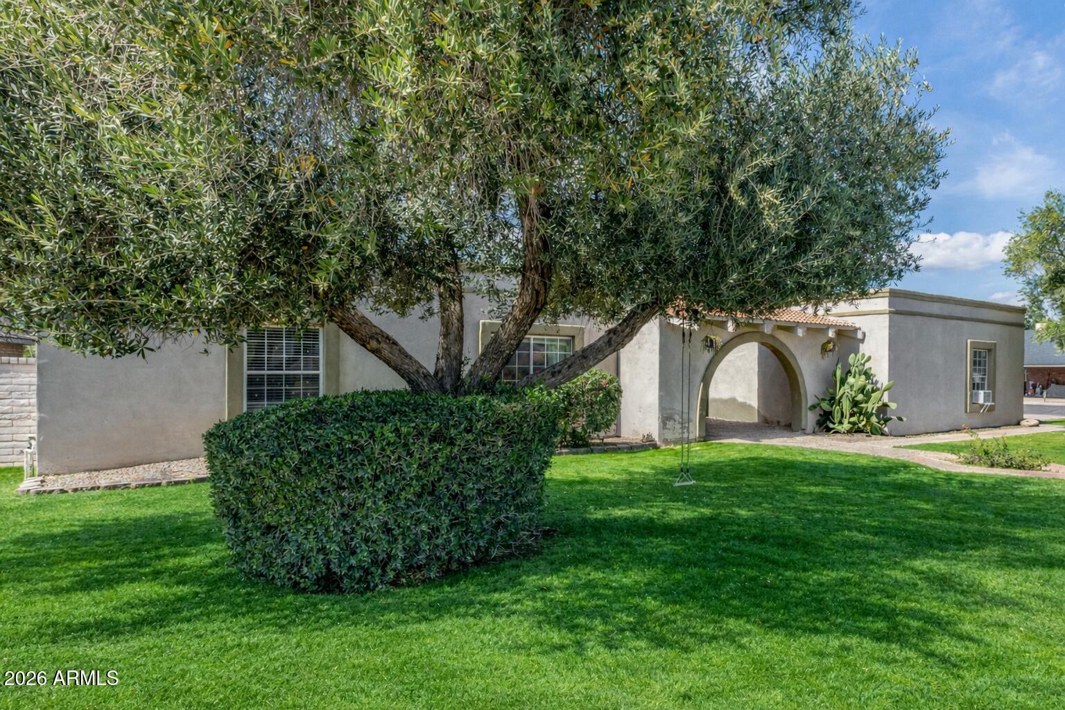 906 E JASMINE Street