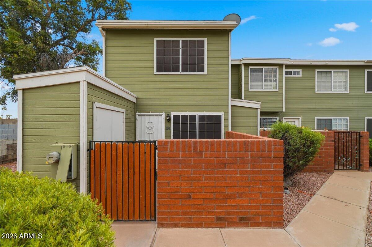 2301 E UNIVERSITY Drive 504
