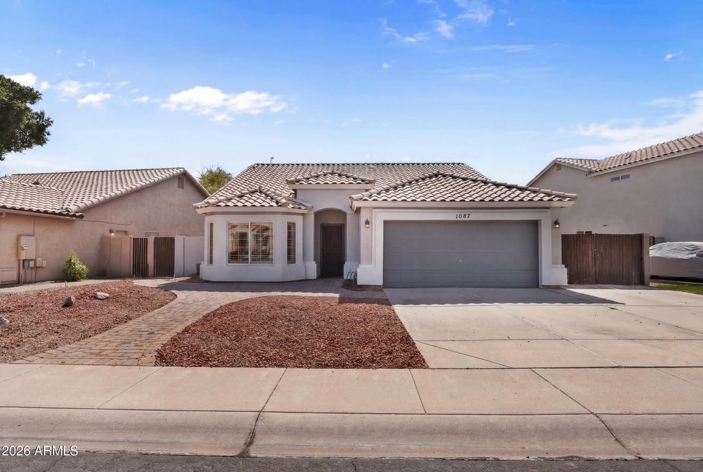 Photo of 1687 W Encinas Street, Gilbert, AZ 85233 (MLS # 6996160)