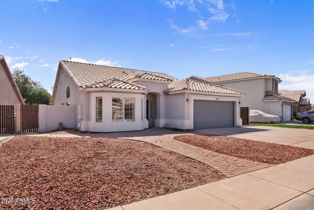 Photo of 1687 W Encinas Street, Gilbert, AZ 85233 (MLS # 6996160)