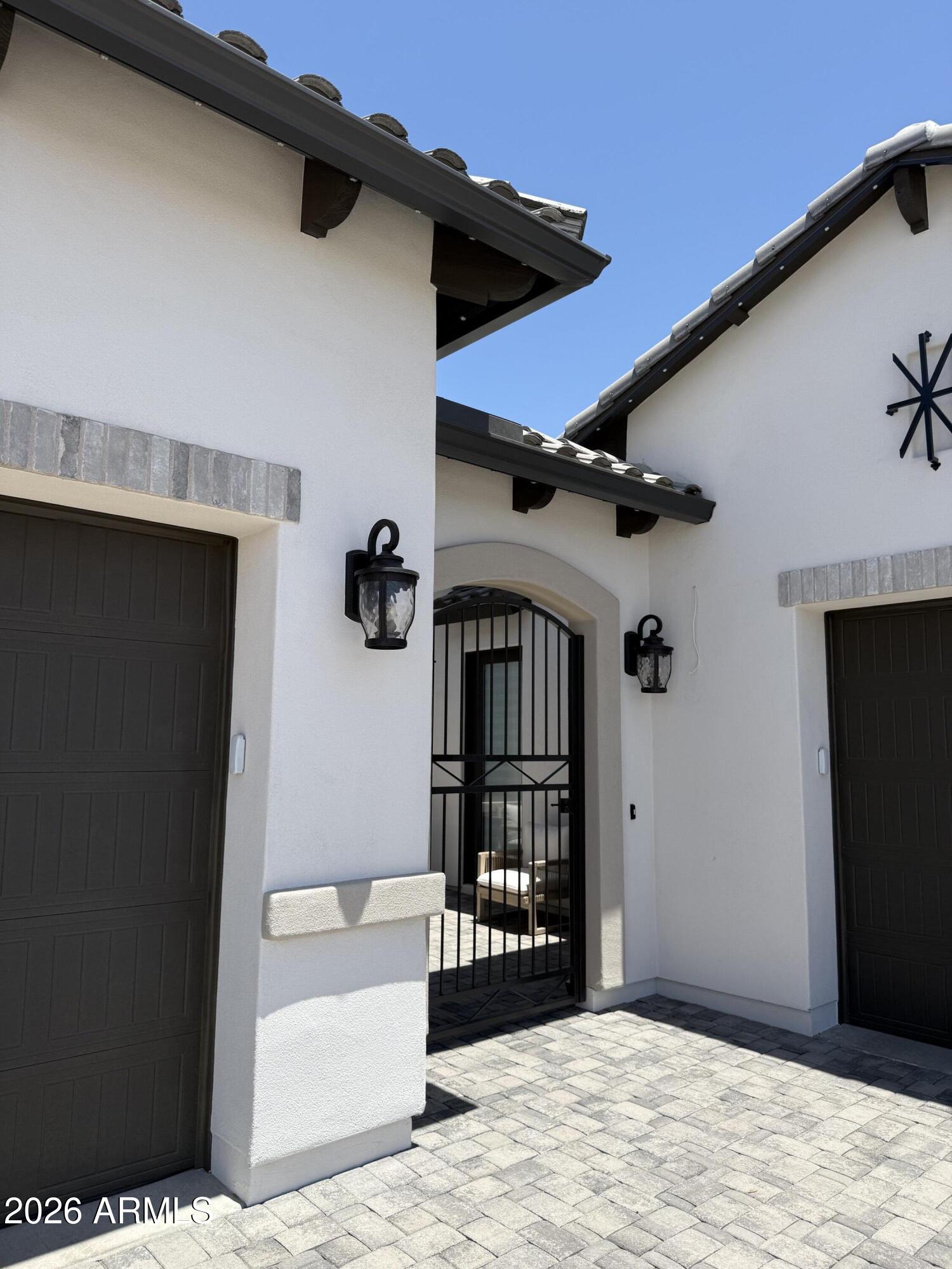 Properties 1 1072 E Firestone Drive