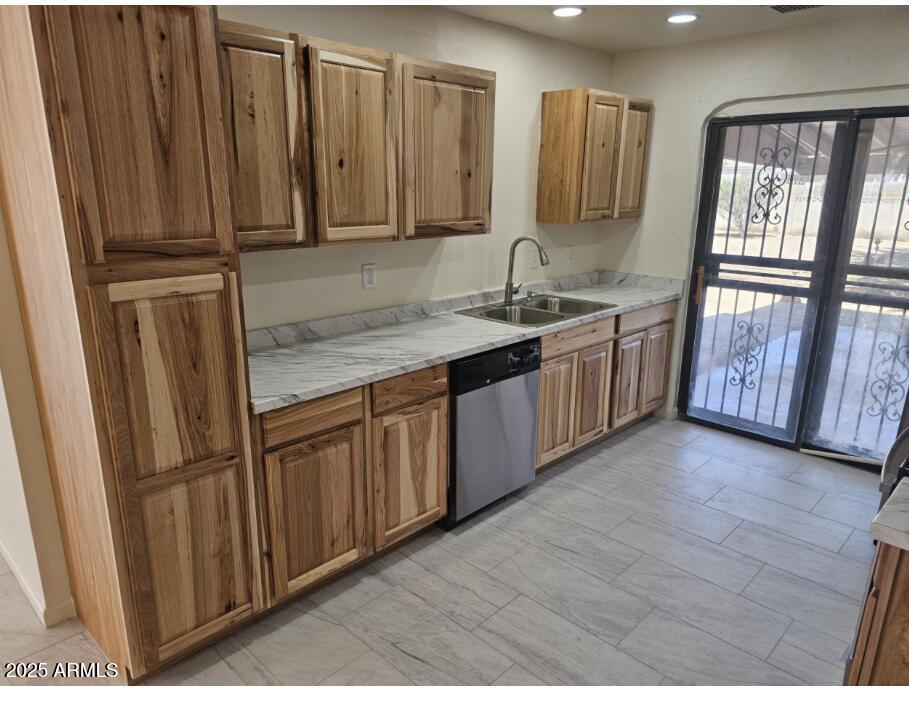 4536 W INDIANOLA Avenue