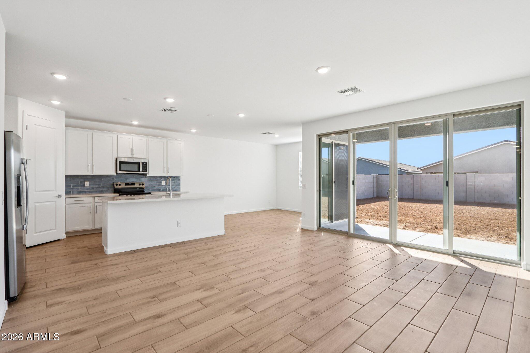 15719 W CAMDEN Avenue