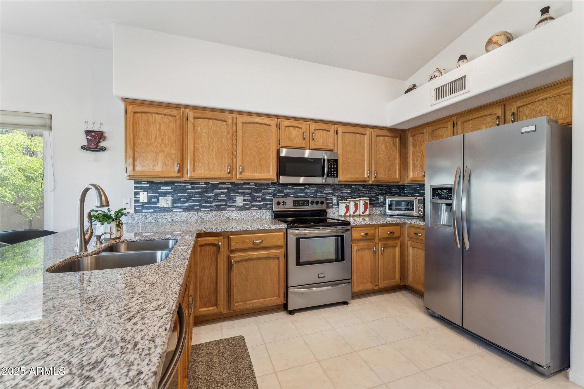 Cave Creek, Arizona 85331, United States, 2 Bedrooms Bedrooms, ,2 BathroomsBathrooms,Residential,Active,99138