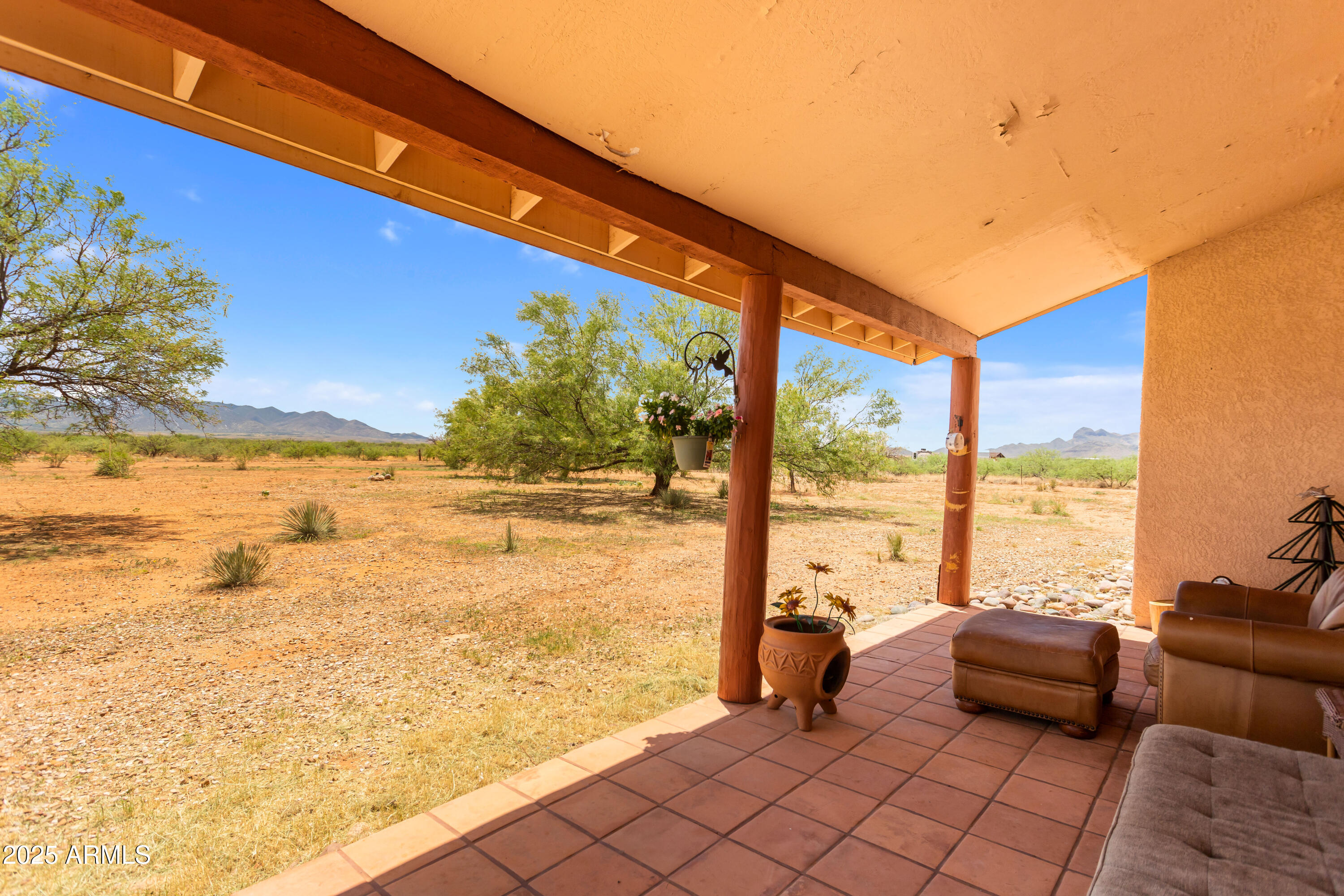 2031 W COUGAR Place