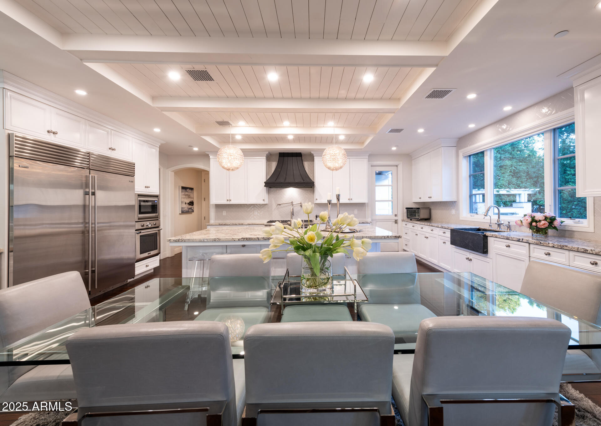 5819 E CALLE DEL MEDIA --