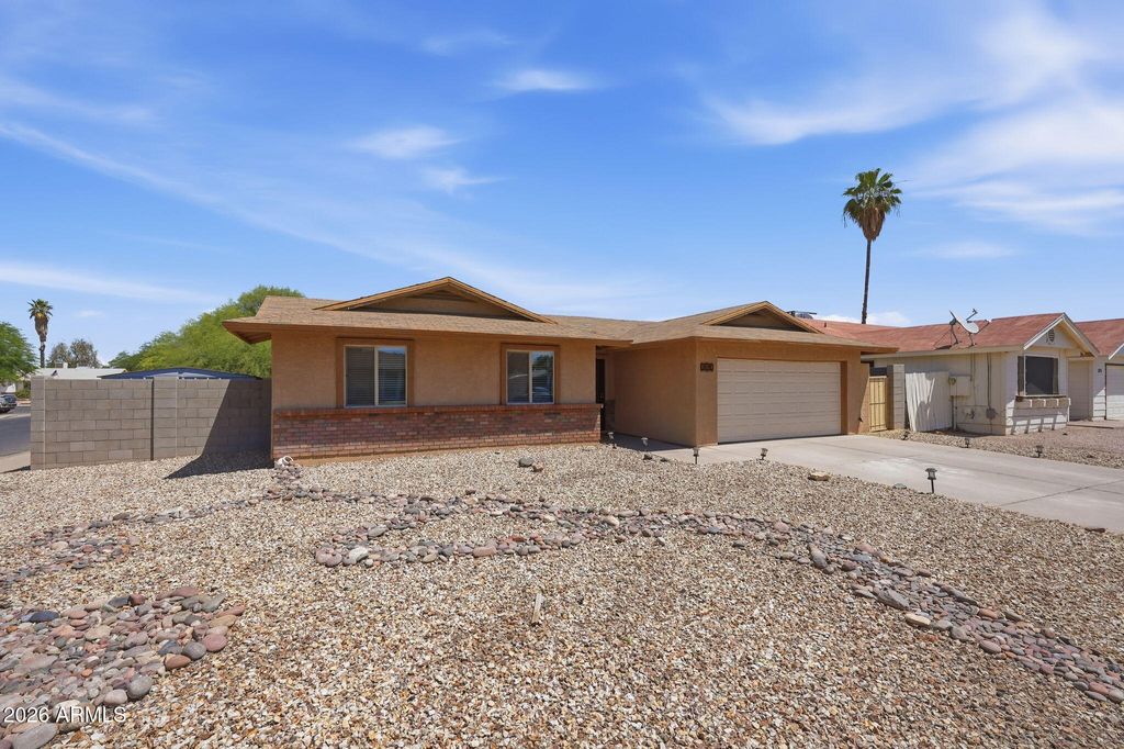 Photo of 324 W Scott Avenue, Gilbert, AZ 85233 (MLS # 7026488)