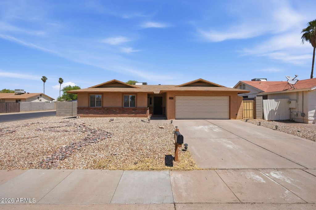 Photo of 324 W Scott Avenue, Gilbert, AZ 85233 (MLS # 7026488)