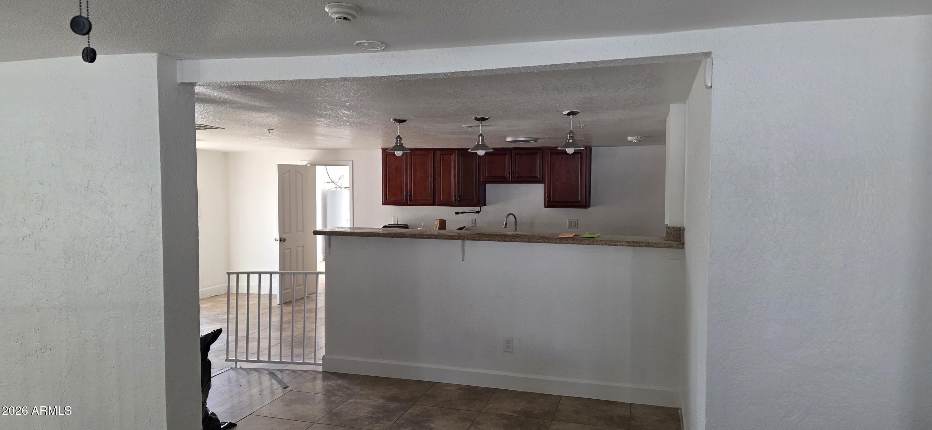 3347 E WINDSOR Avenue