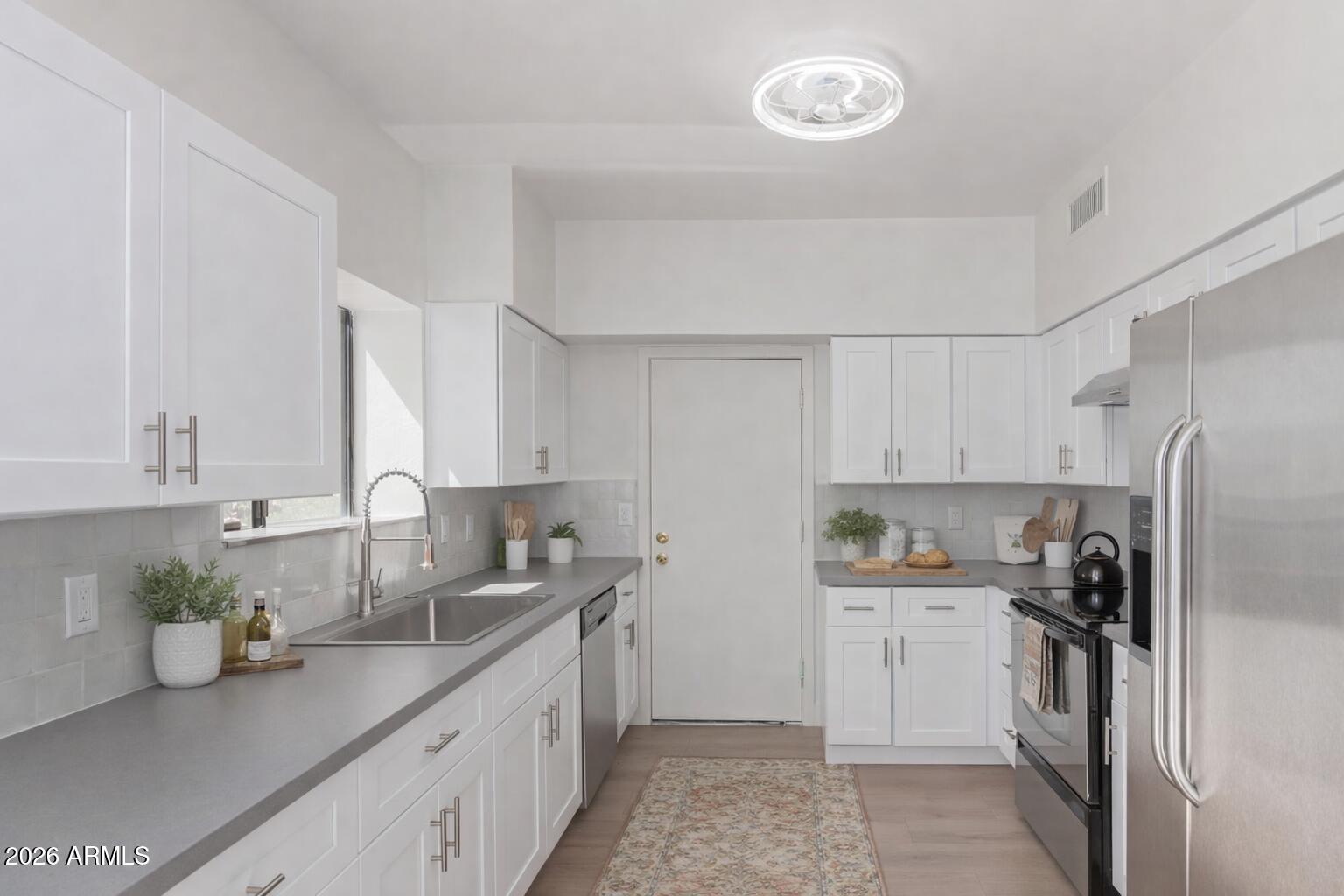 4437 E BLUEFIELD Avenue