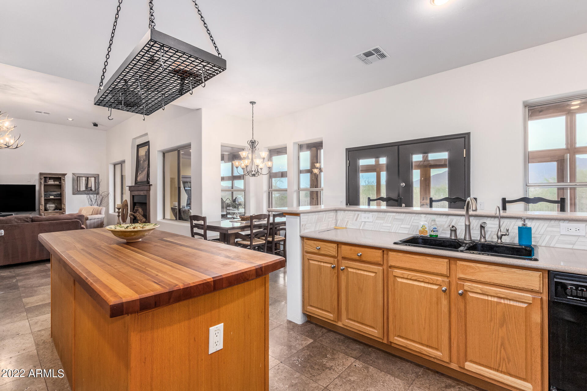 5872 E RED DOG Drive