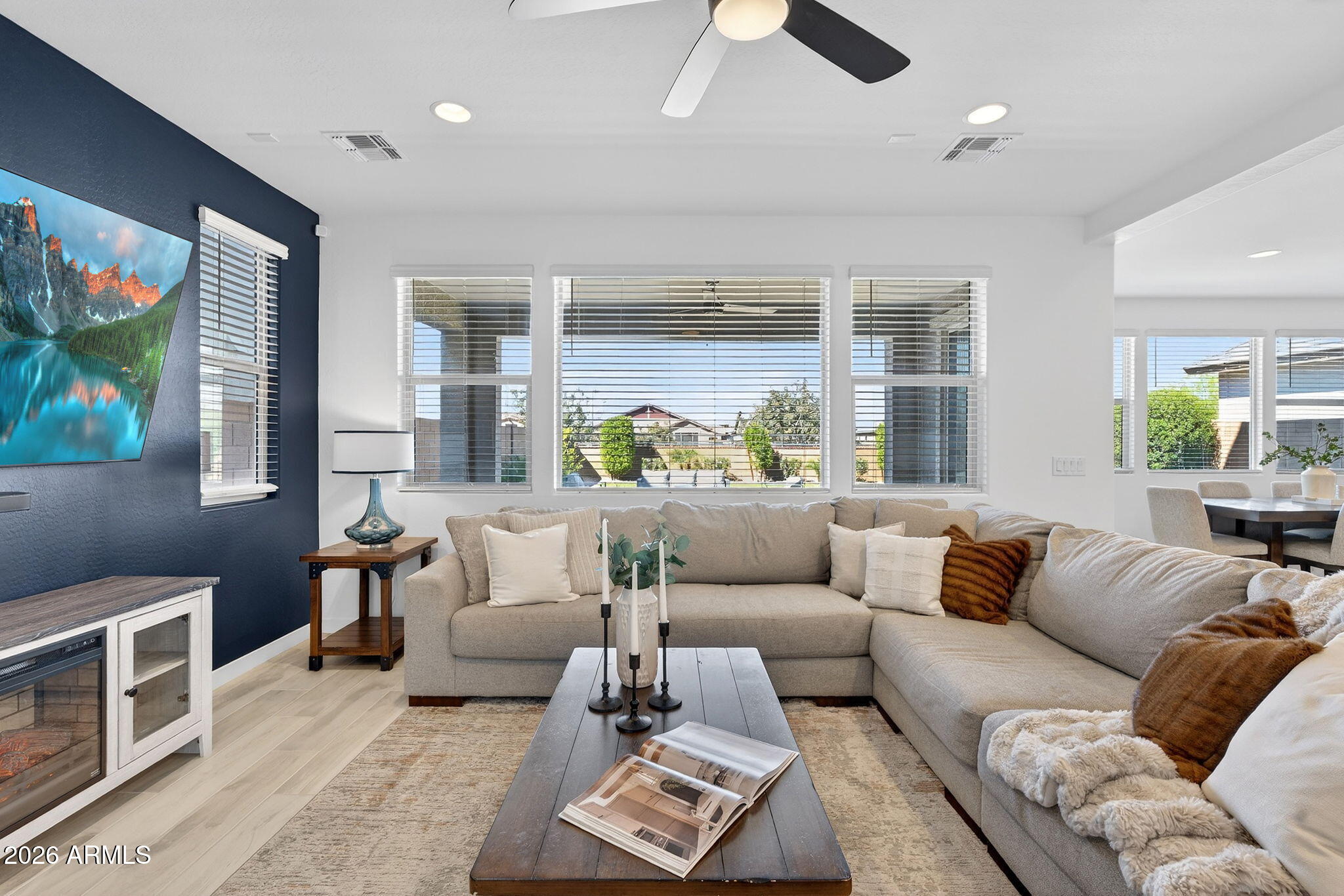 4112 E APPALOOSA Road