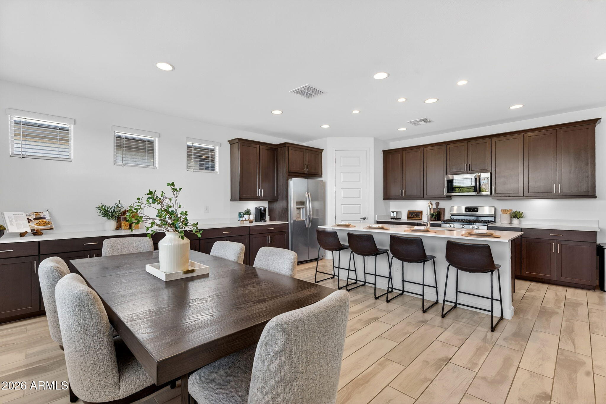 4112 E APPALOOSA Road