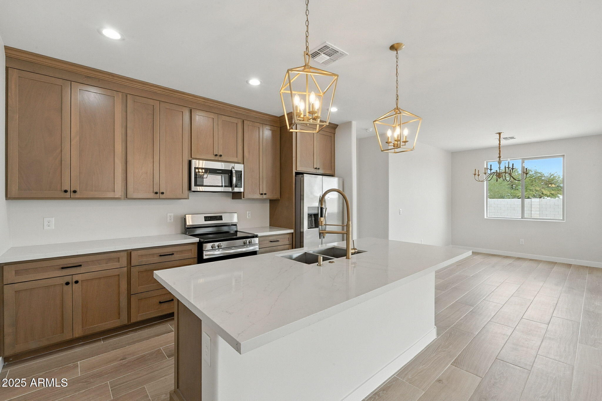 3515 N HOHOKAM Drive