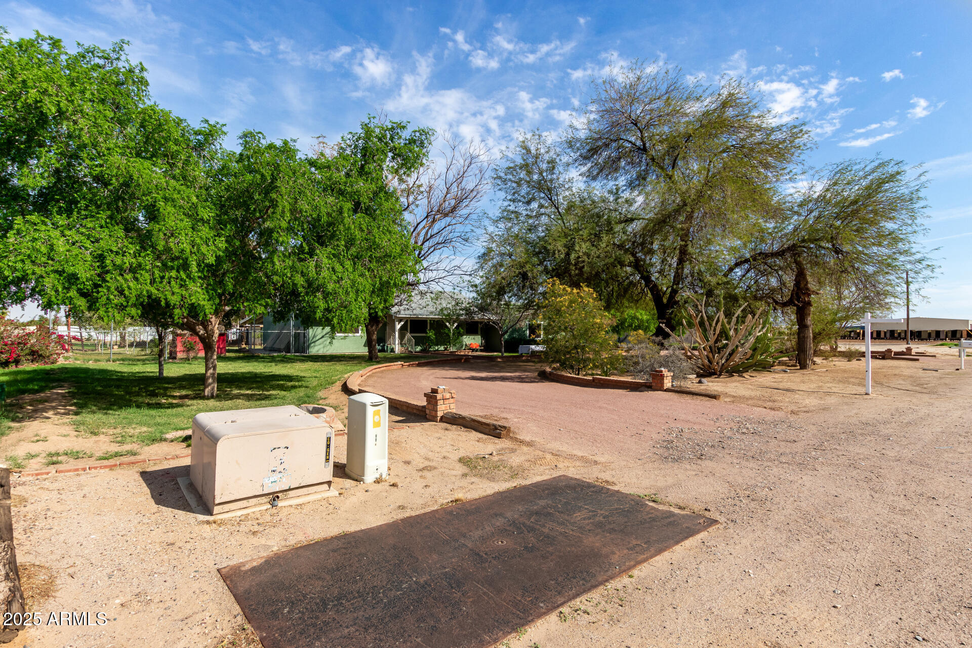 7117 N SARIVAL Avenue