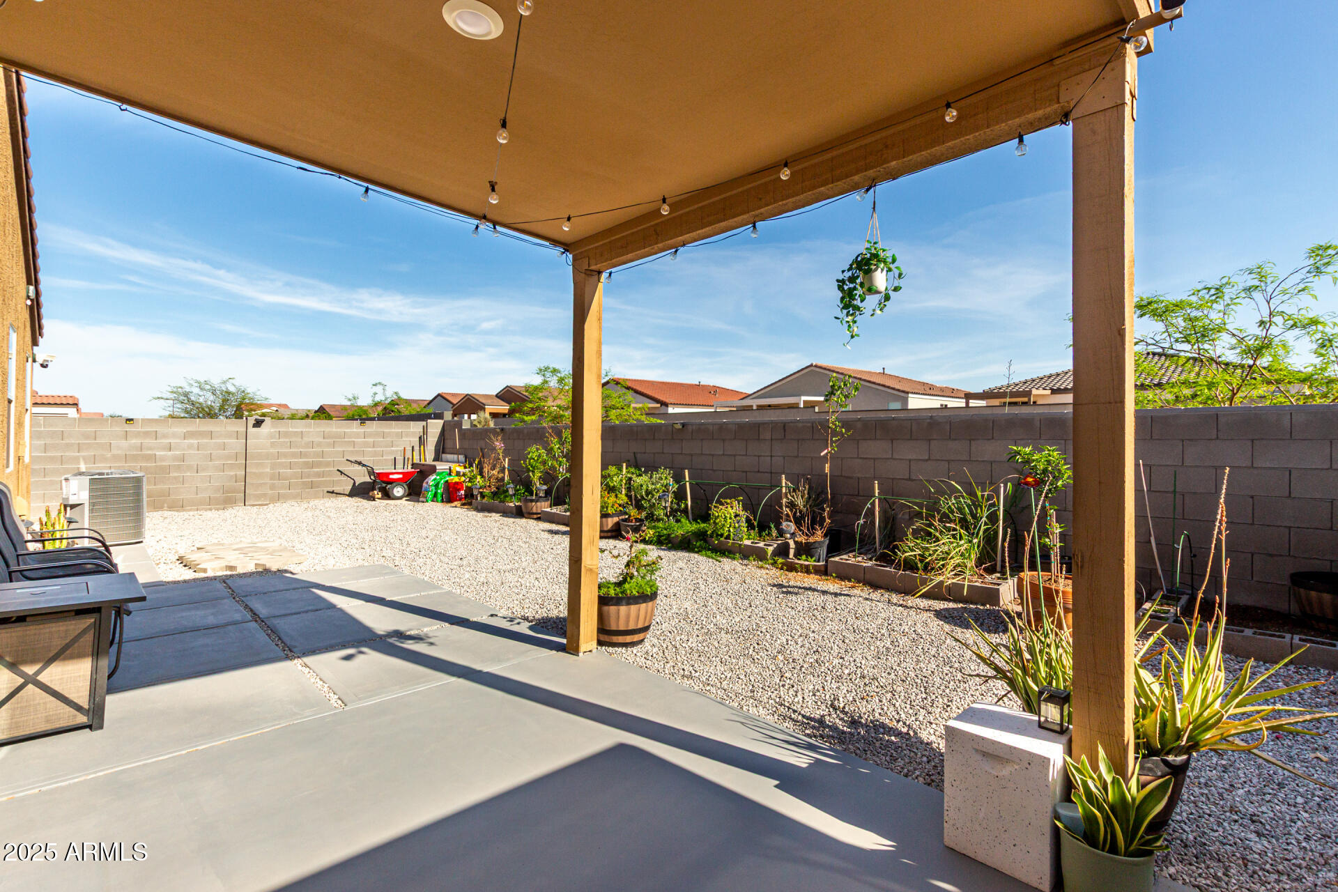 2417 W SUNLAND Avenue