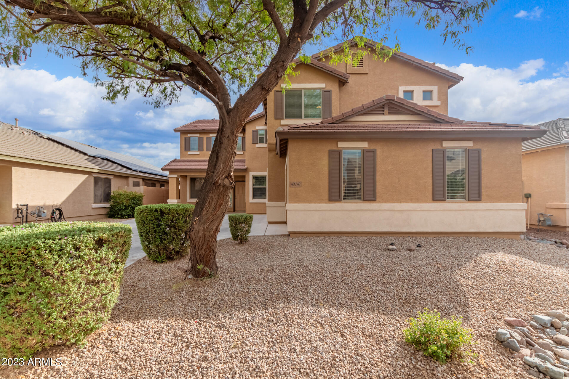 40747 W ROBBINS Drive