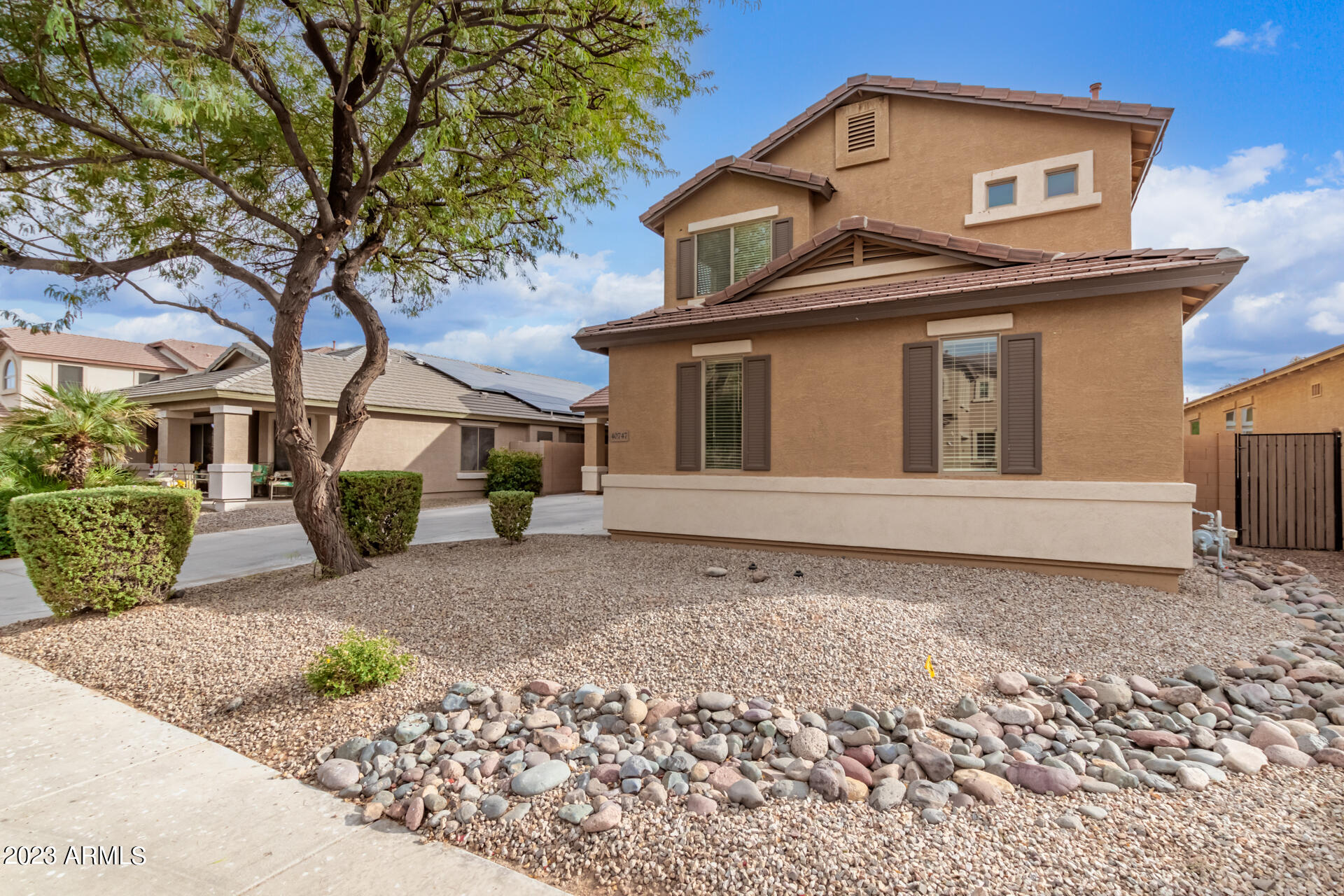 40747 W ROBBINS Drive