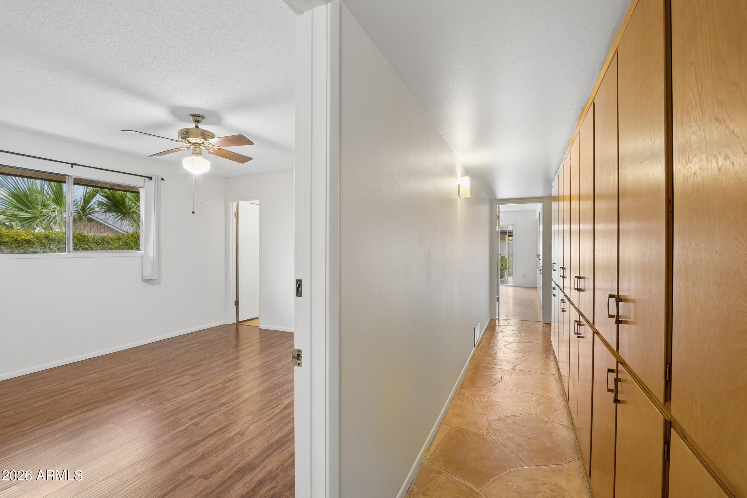 1014 E BALBOA Circle
