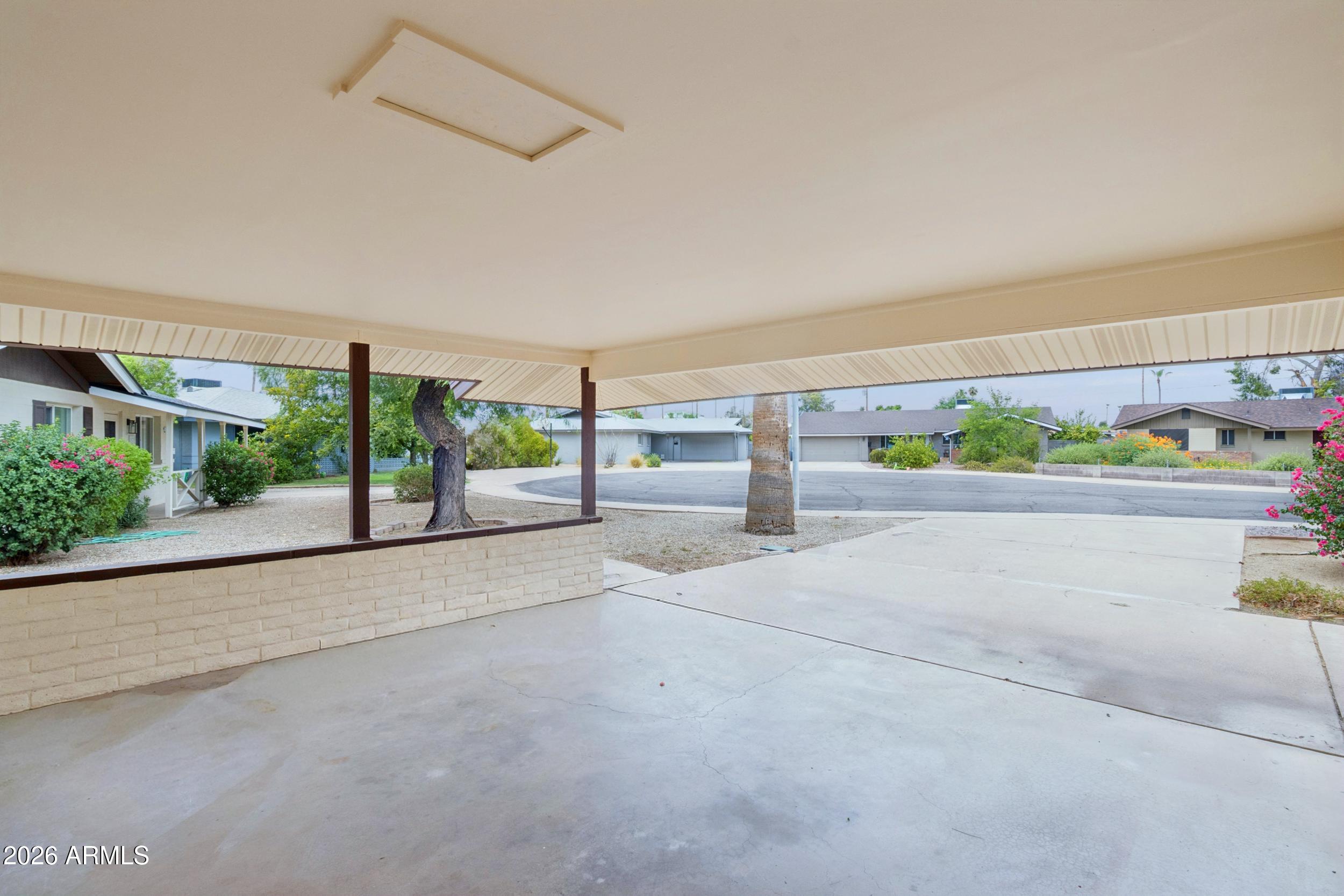 1014 E BALBOA Circle