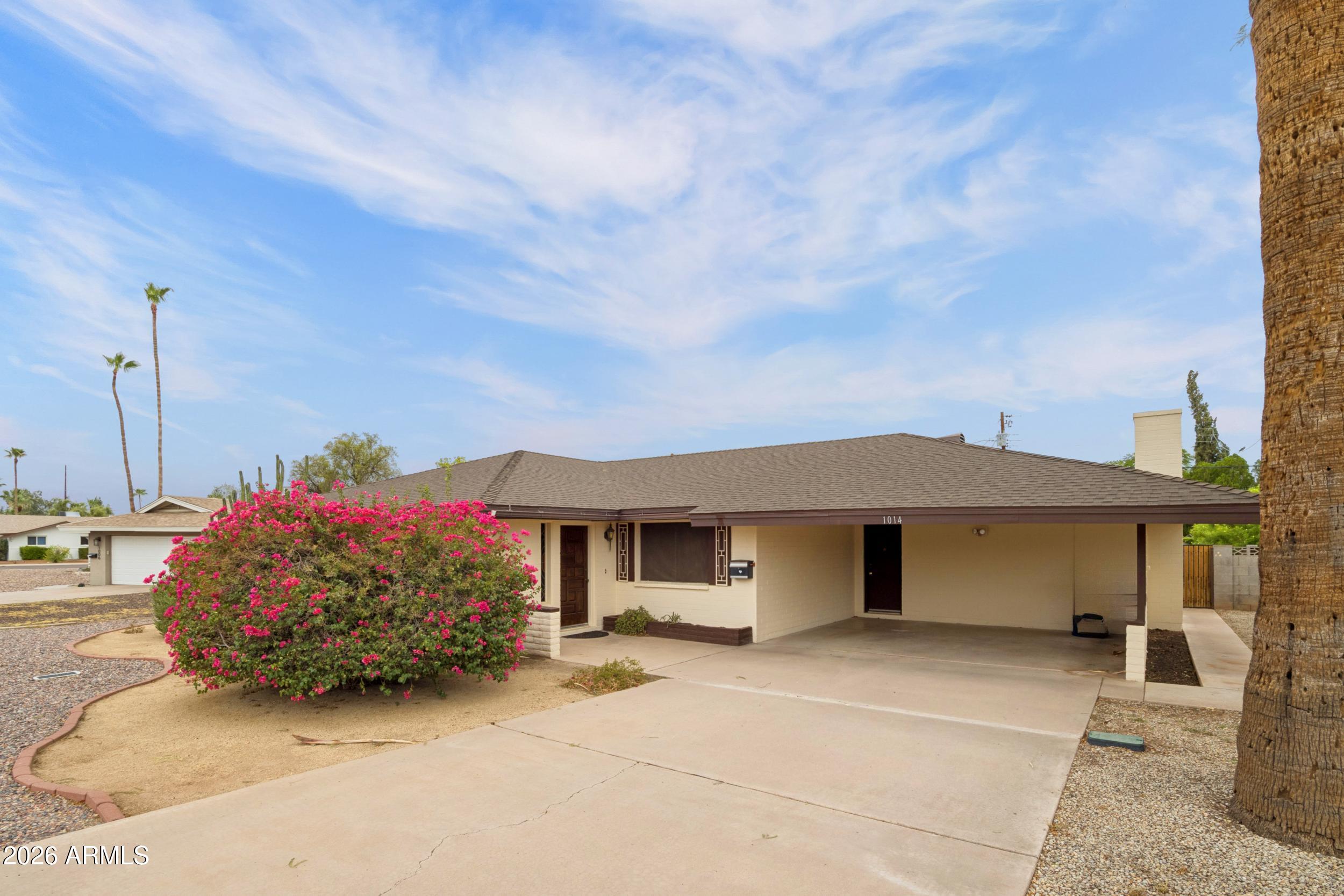 1014 E BALBOA Circle