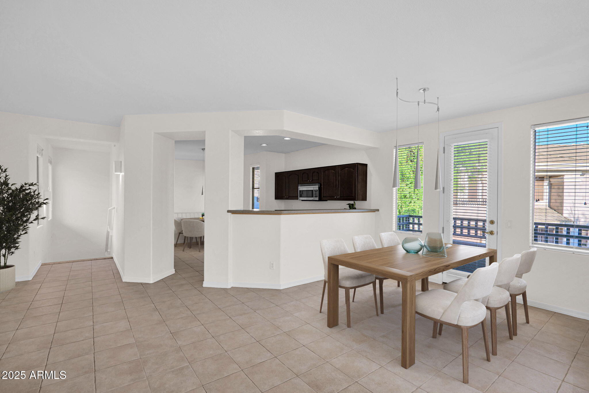 15221 N CLUBGATE Drive 2041