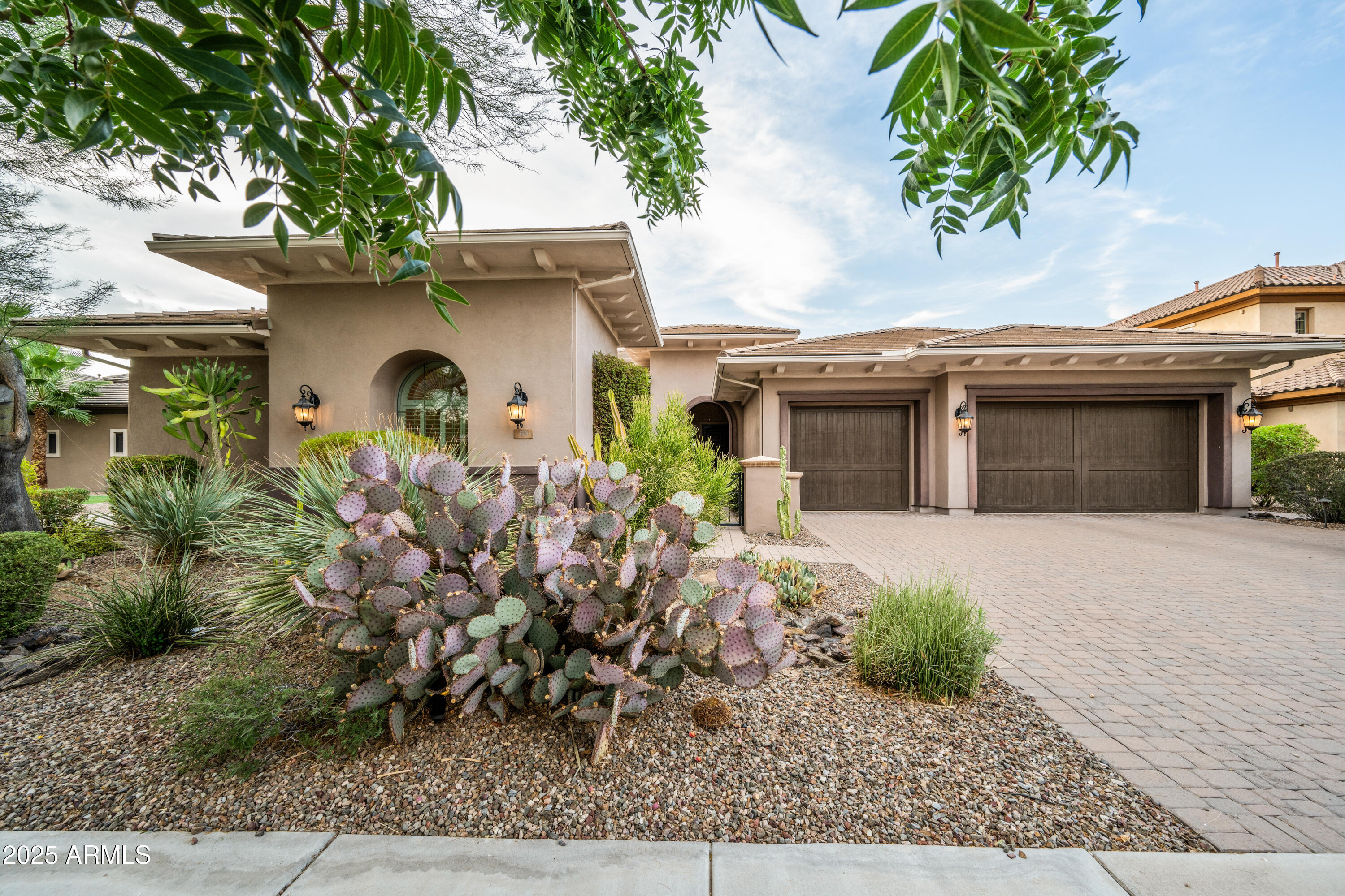 350 W YELLOWSTONE Way