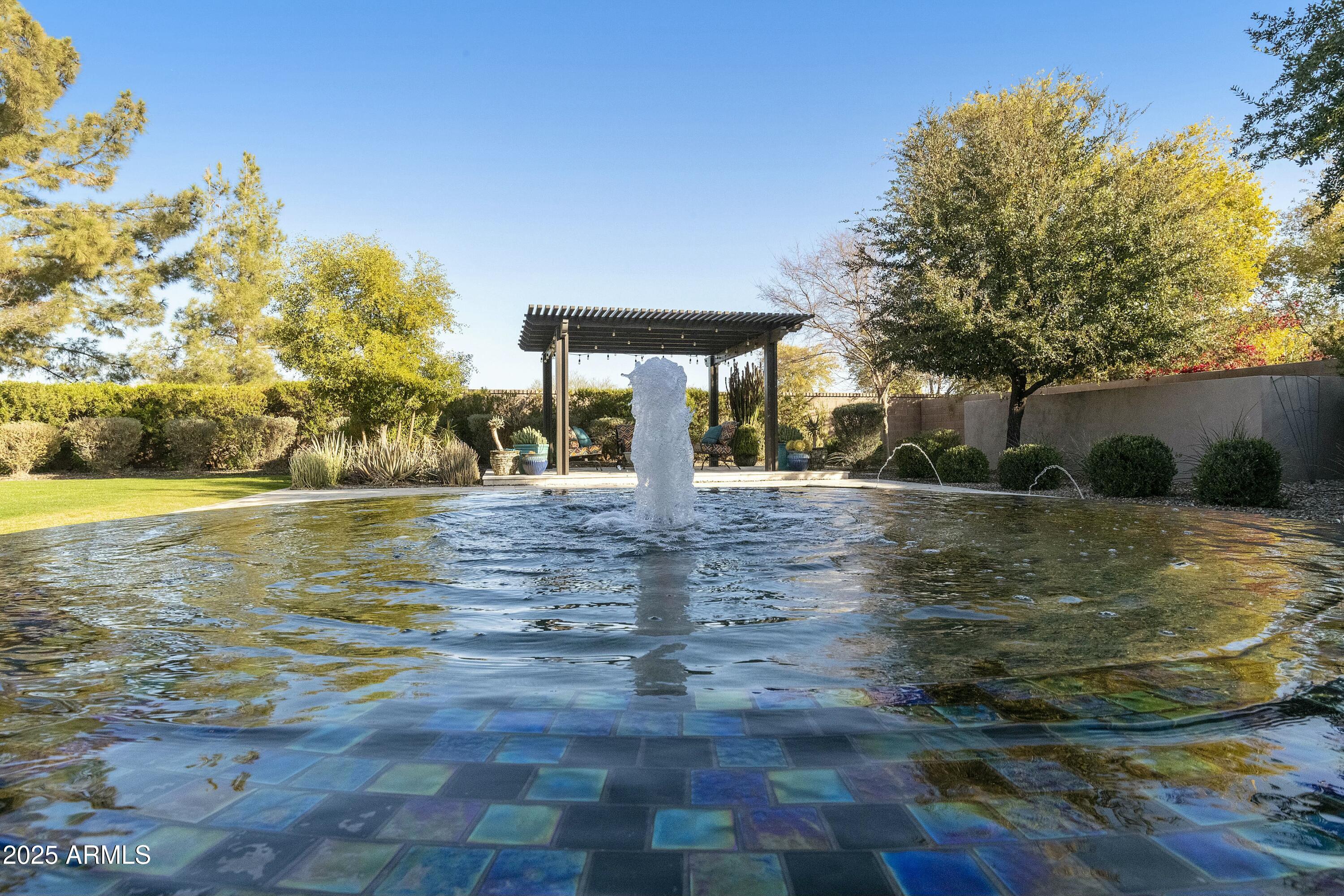 350 W YELLOWSTONE Way