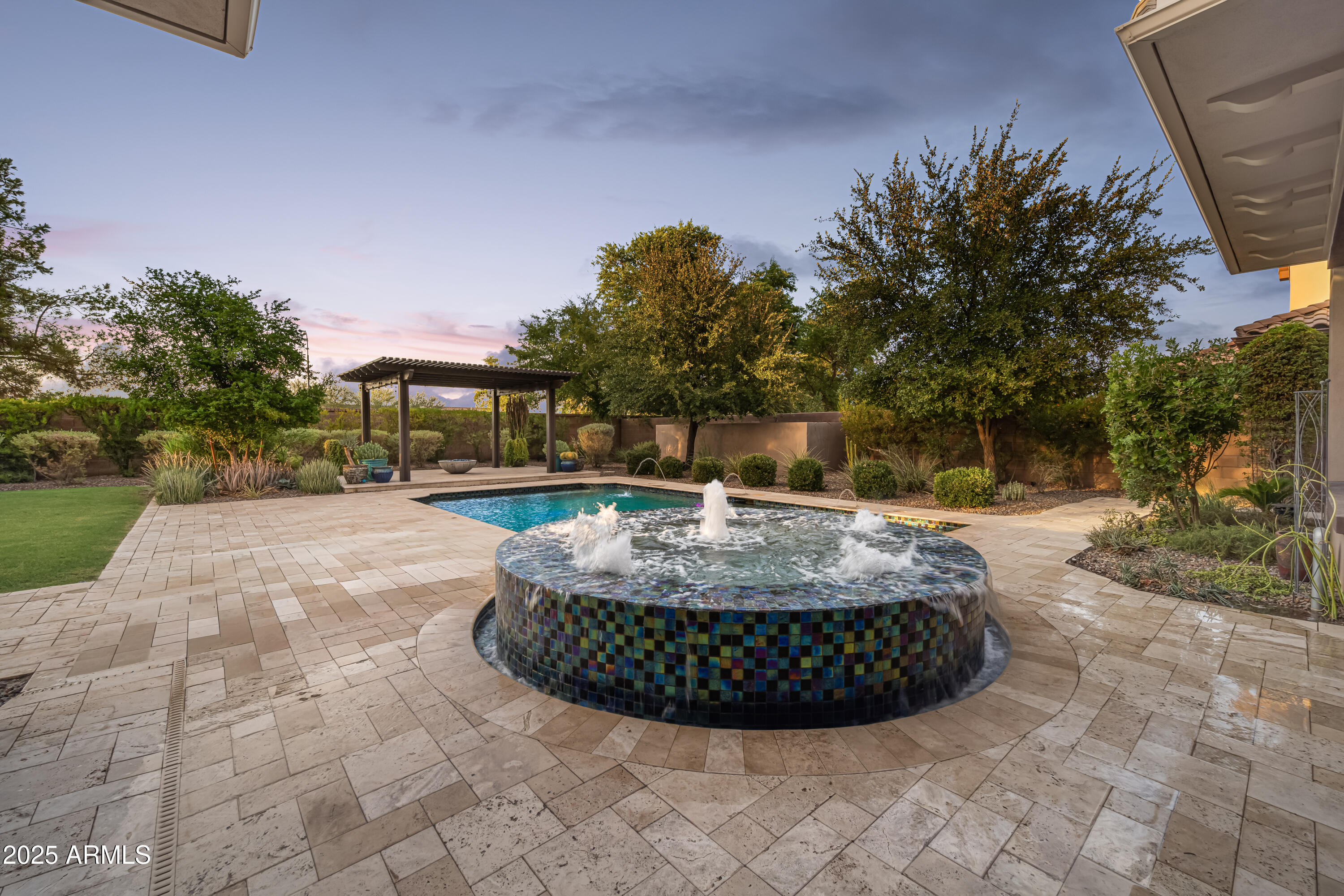 350 W YELLOWSTONE Way