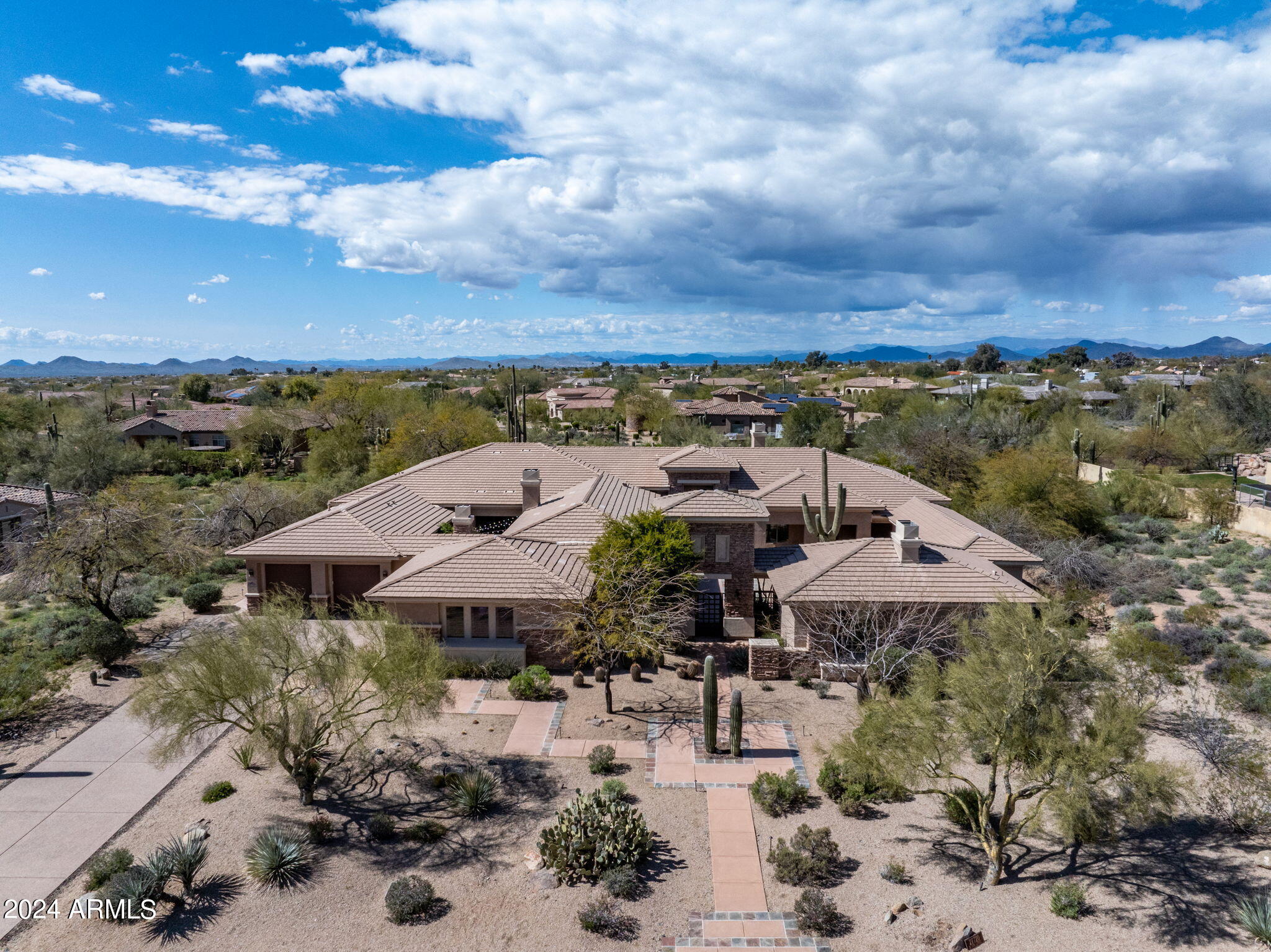 SAGUARO ESTATES - Residential