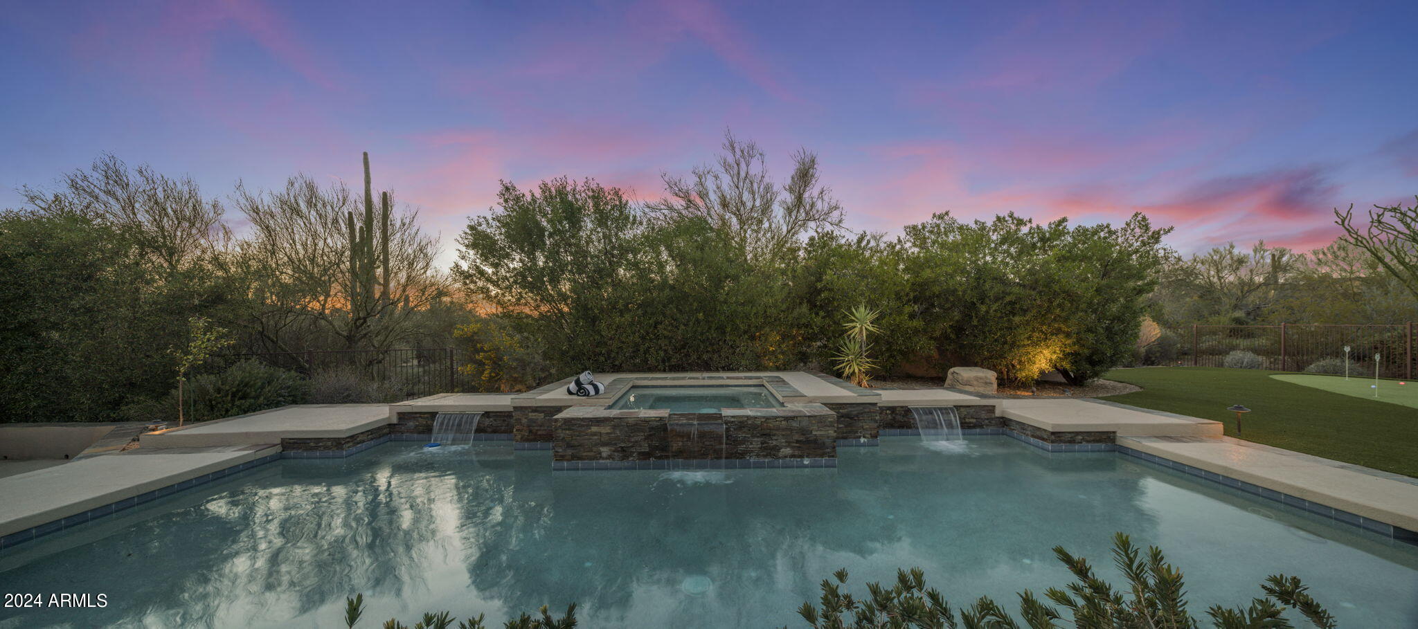 SAGUARO ESTATES - Residential