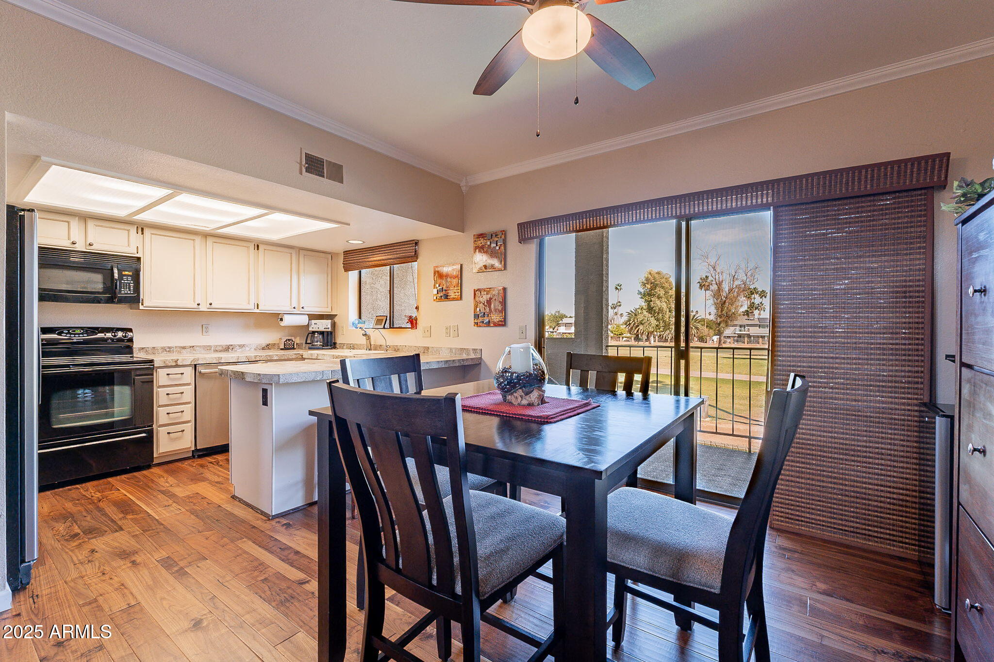 2524 S EL PARADISO -- 17