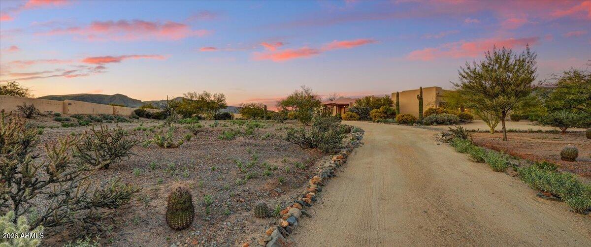 39405 N SPUR CROSS Road
