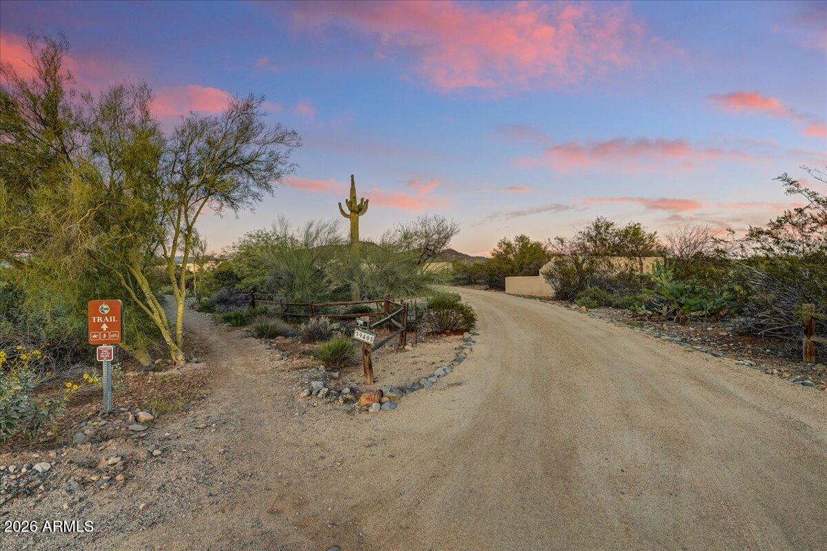 39405 N SPUR CROSS Road