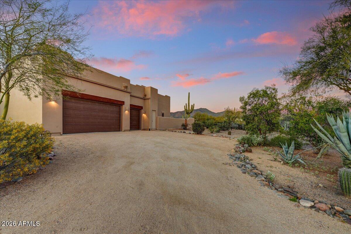 39405 N SPUR CROSS Road