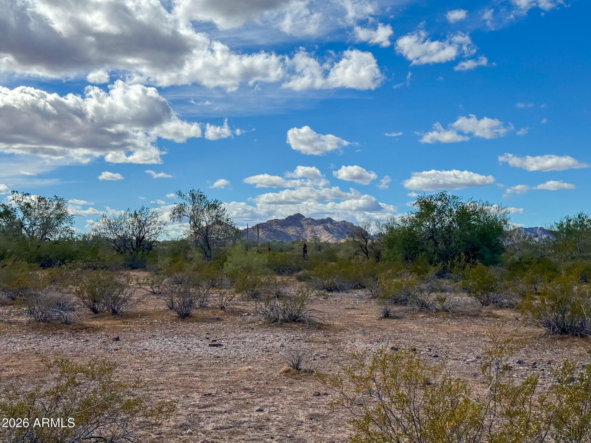 0 E Almendra Rd Lot B (1.67 acres) -- -