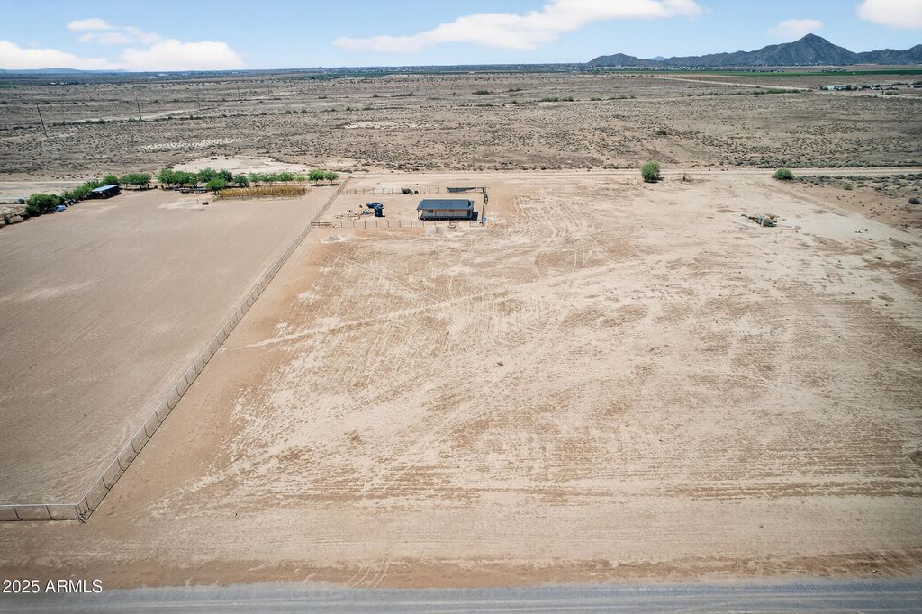 Photo of 5813 N Curry Road #0, Casa Grande, AZ 85194 (MLS # 6912082)