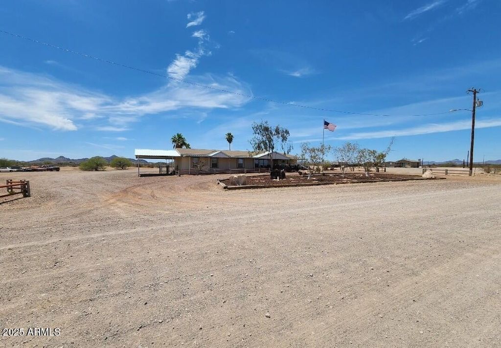 Photo of 3318 N 427th Avenue, Tonopah, AZ 85354 (MLS # 6868621)