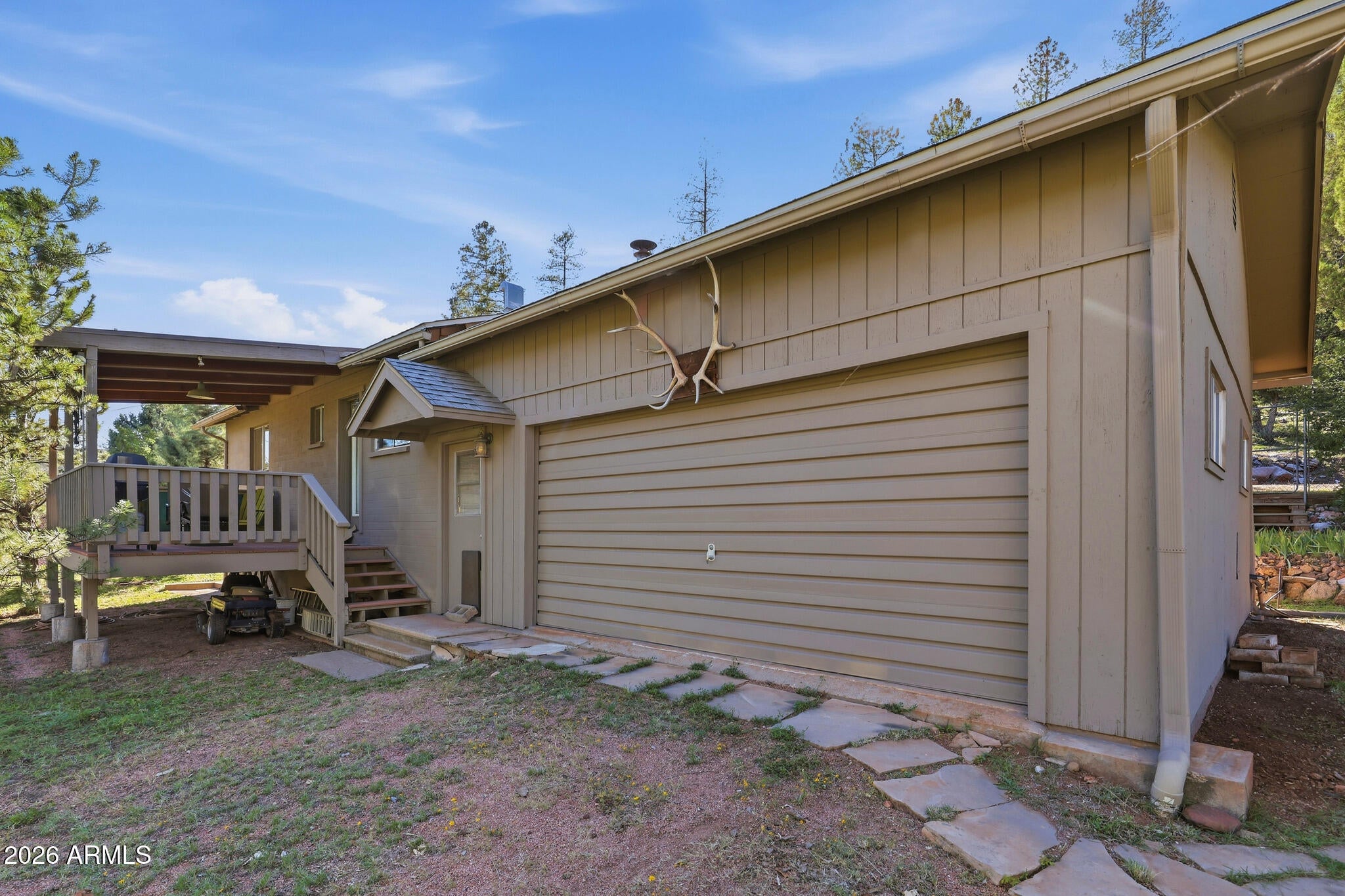 413 W BLACKBERRY Lane